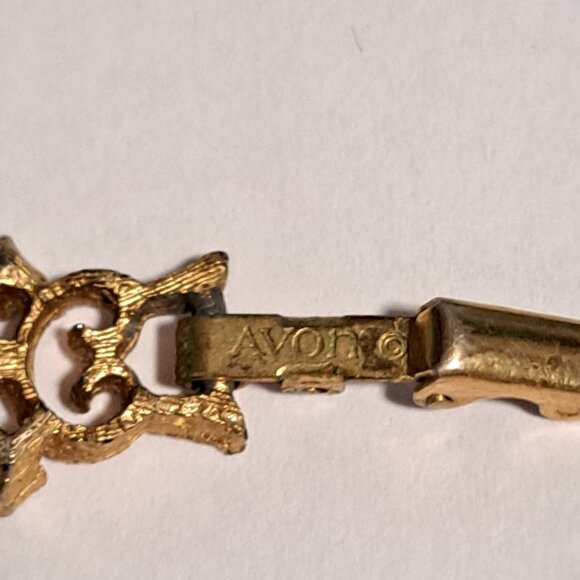 Avon gold tone bracelet with intricate designs - Picture 2 of 8